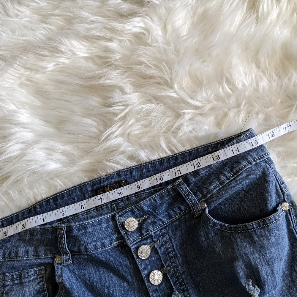 Kroix Button Fly Jean Shorts - Picture 3 of 8